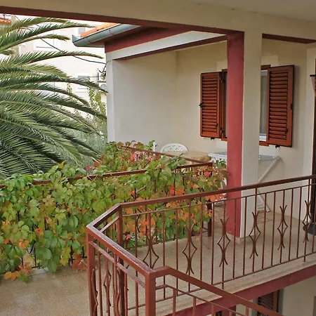 Apartment 5813c
